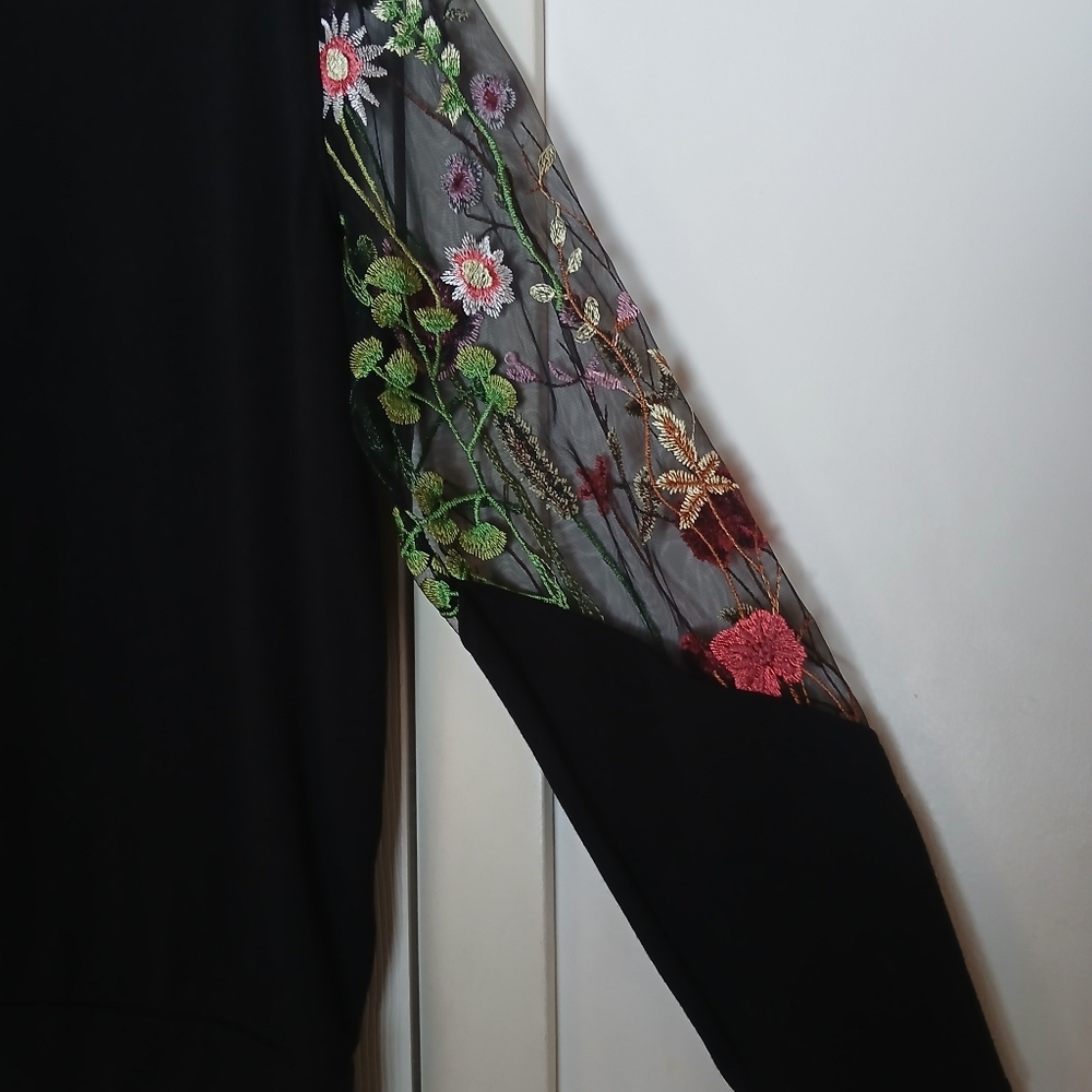 G by GIULIANA black tee top - Picture 4 of 7